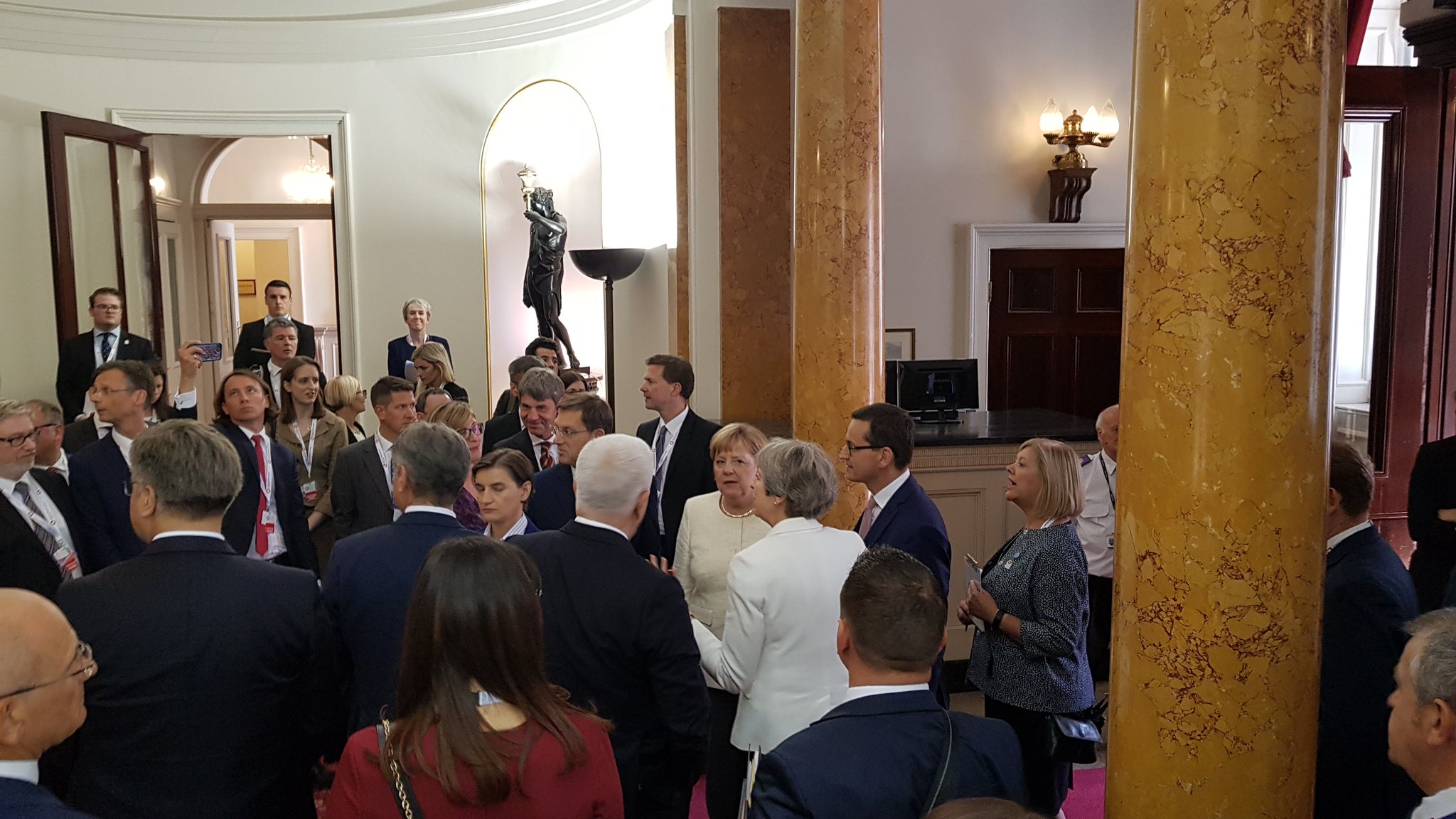 Vlada Crne Gore: Hvala premijerki Mej na posvećenosti Zapadnom Balkanu