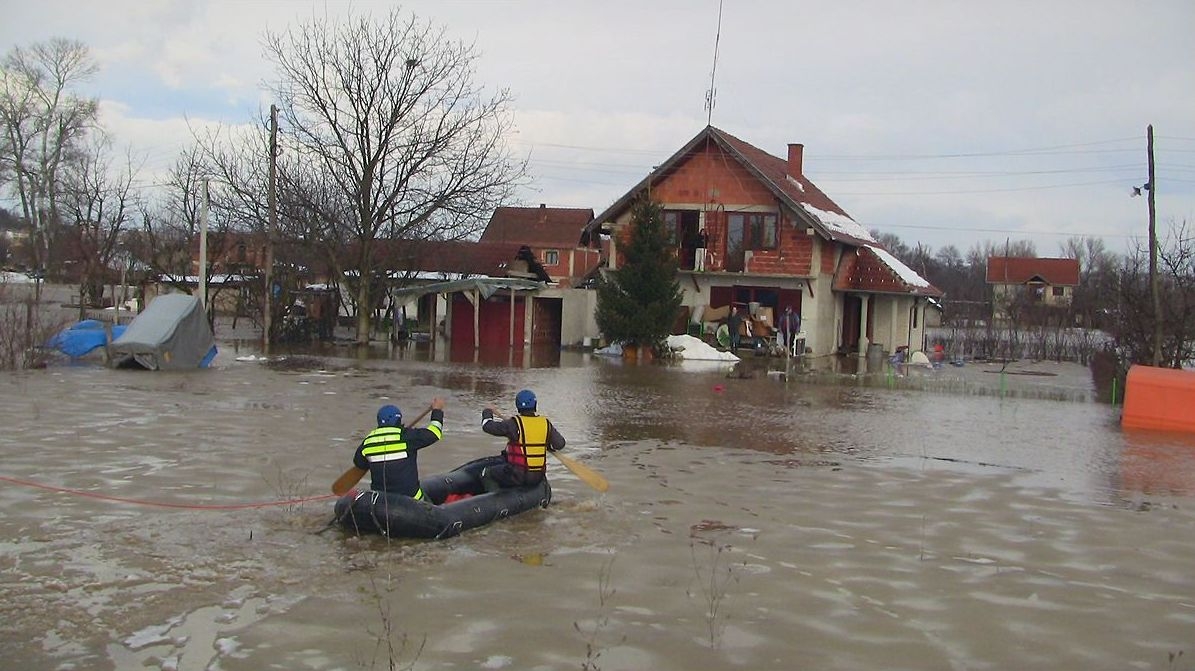 Muškarac poginuo, odnijela ga bujica: STRAVIČNO NEVRIJEME u Glogovu