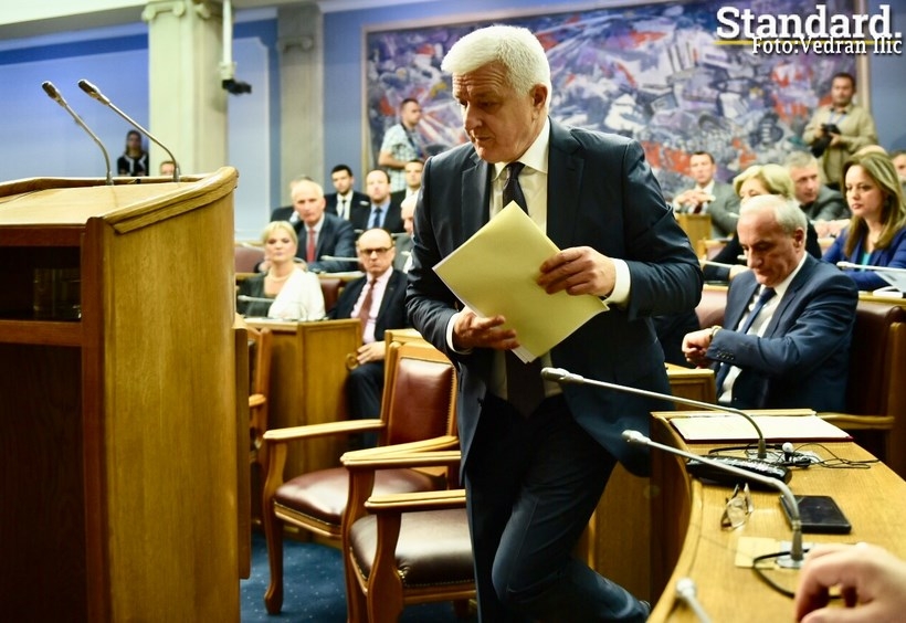 Premijer danas o Amfilohiju, legalizaciji, enciklopediji i “ubrzanom pogoršanju života građana”