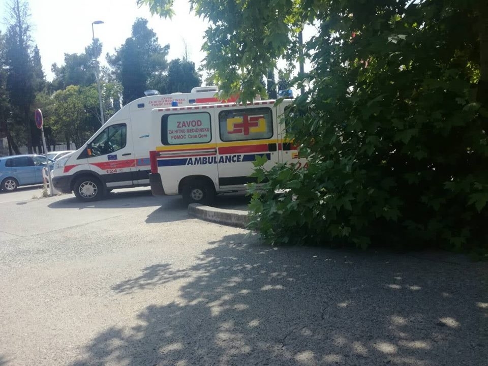 Uklonili mu fiksator, jer nije imao da plati 1.200: Kraljevčanin polomio ruku u Crnoj Gori, a onda je uslijedio horor