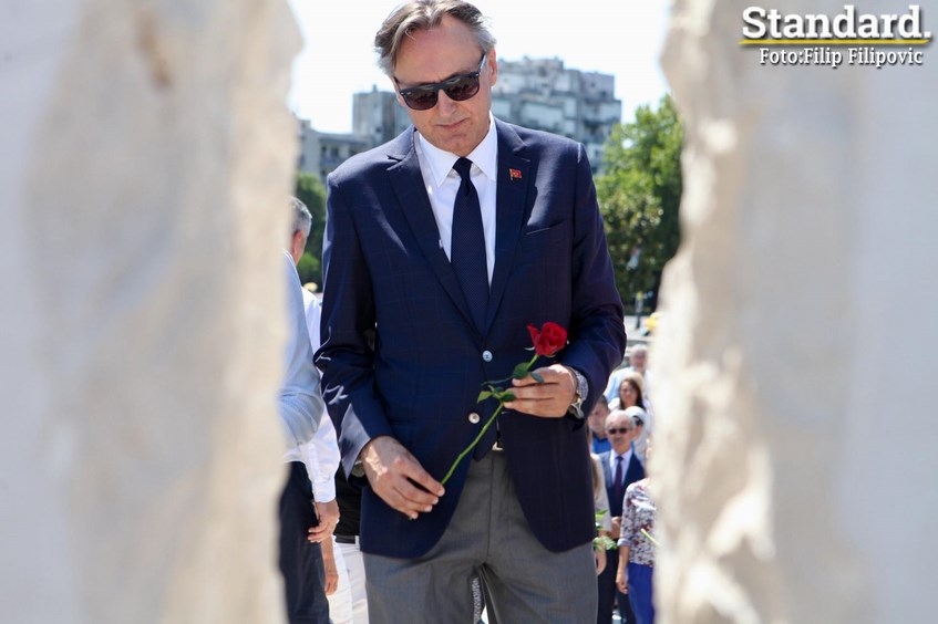 FOTO – Ko se od naših sjetio genocida u Srebrenici? Došli Krivokapić, Brajović, Bogdanović…