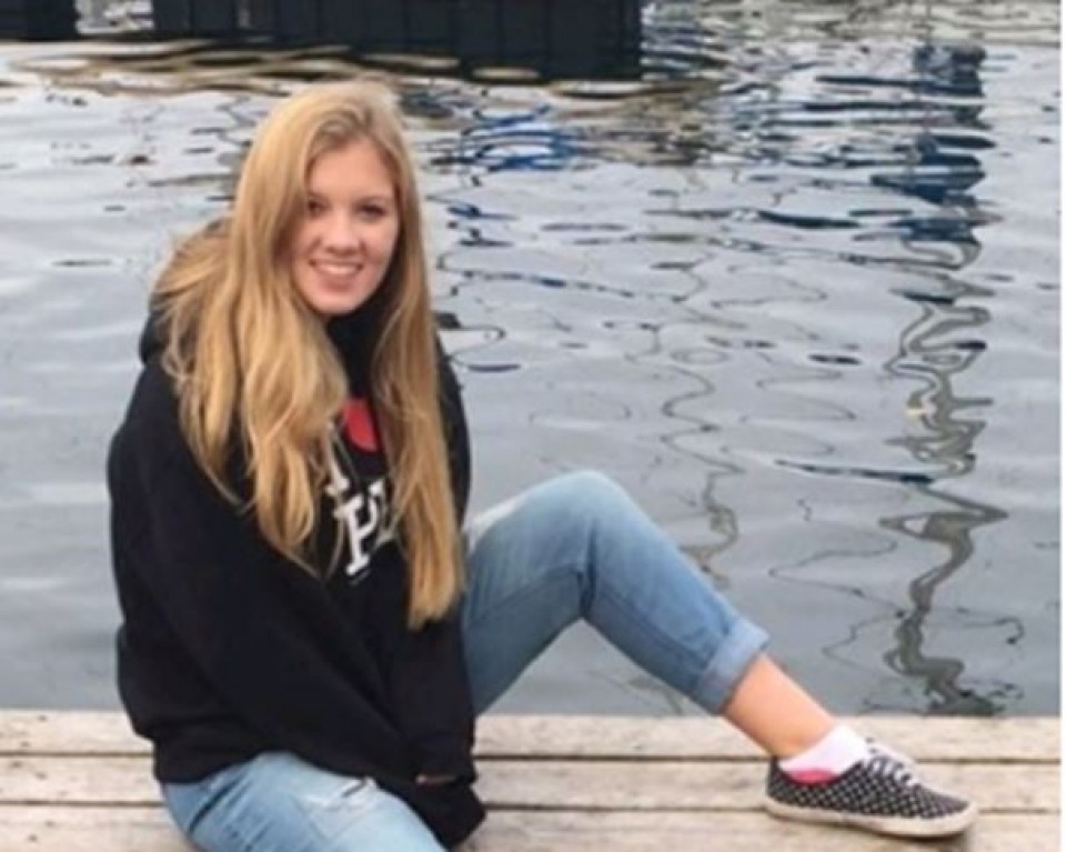 TRAGEDIJA NA EKSKURZIJI! Sara (16) je otišla da spava, a drugovi su je našli MRTVU! Razlog je JEZIV!