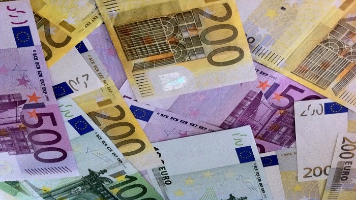 Građani Crne Gore dužni 1,2 milijarde eura, polovina za kredite