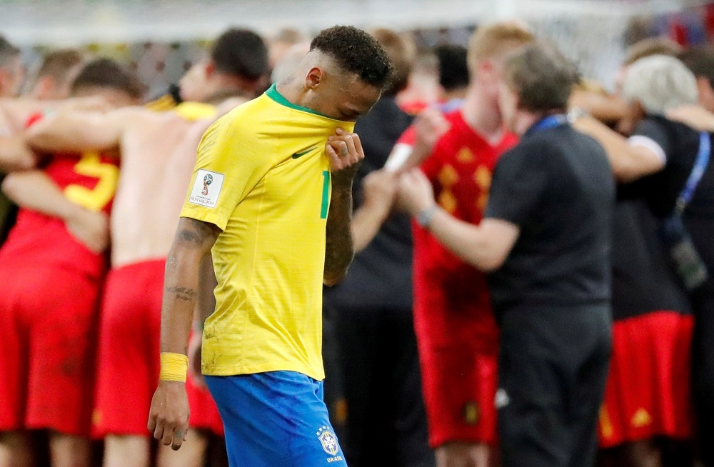 VIDEO – Brazilski navijači gađali fudbalere kamenjem i jajima