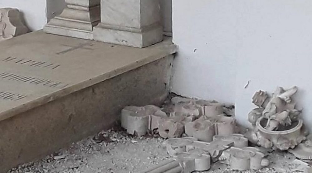 Inspekcija naredila da se uredi jedan grob, a ostali?