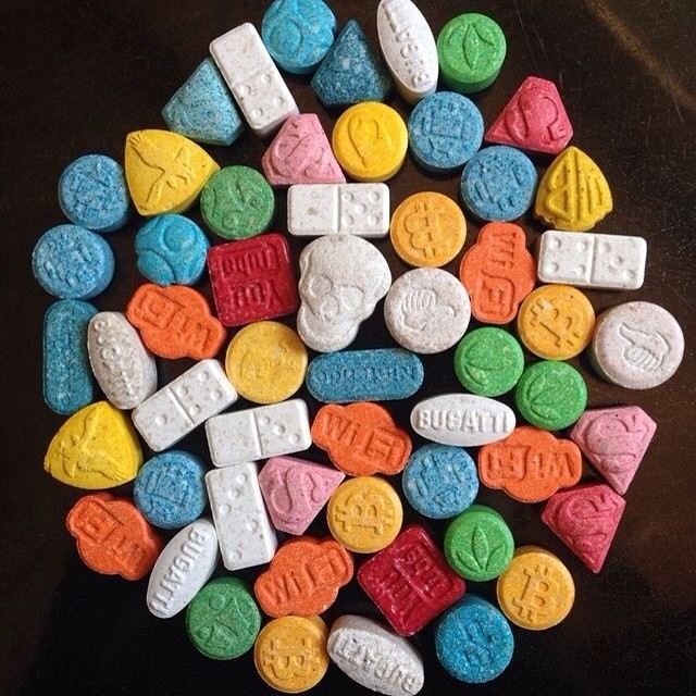 Pritvor do daljnjeg: Srpski državljanin u stanu u Budvi držao 650 tableta MDMA-e