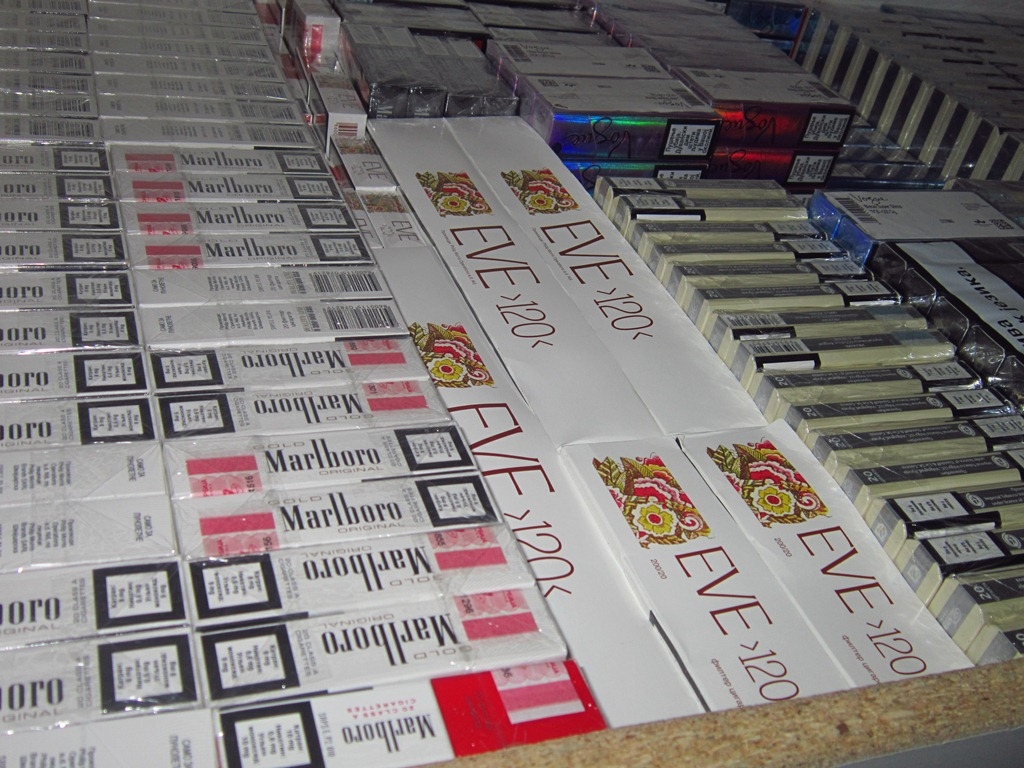 Na putu Bar-Podgorica: Zaplijenjen šleper pun cigareta, vozač uhapšen