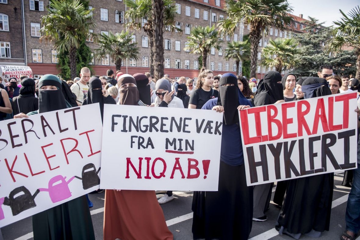 Kršenje prava žena: U Danskoj protest zbog zakona o burkama