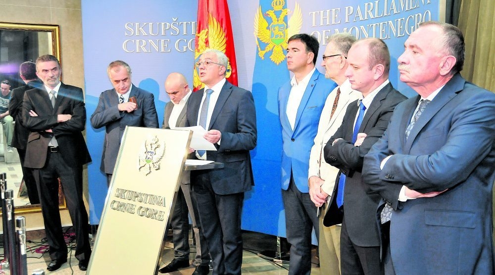 DF traži hitnu sjednicu Skupštine: Ko je Mašulovića poslao na proslavu zločina nad srpskim narodom?