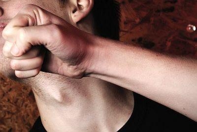 Pratili ga, uvukli u ulaz i pretukli: Tri osobe napale turskog državljanina u Budvi