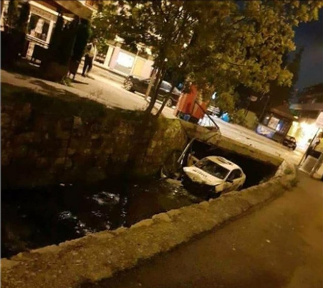 Taksista probio ogradu i završio u Breznici, dvije djevojke povrijeđene