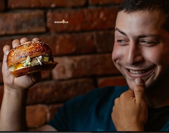 Vegetarijanci nakon pijančenja jedu MESO