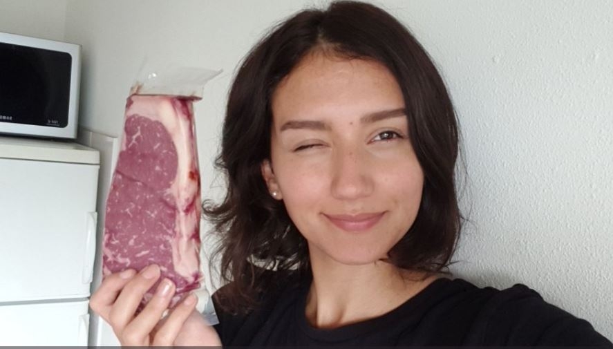 4 godine je bila veganka, a onda je počela da jede meso, i desilo se OVO!