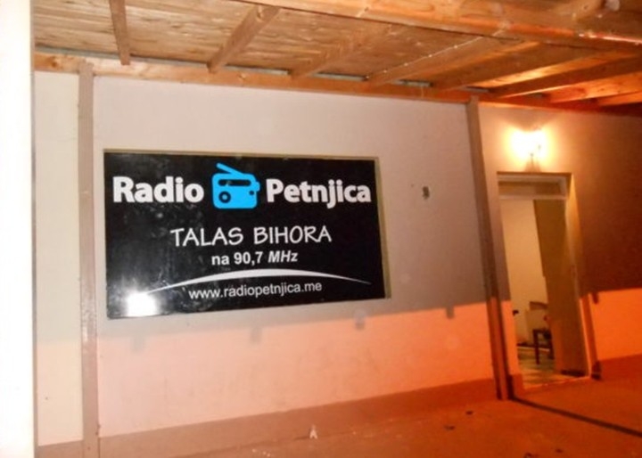 Radio Petnjica obilježava tri godine postojanja: Tamo im ni novine ne stižu, pa im je radio prozor u svijet