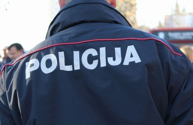 Policajac vrijeđao kolege tokom racije u podgoričkom kafiću Zeppelin