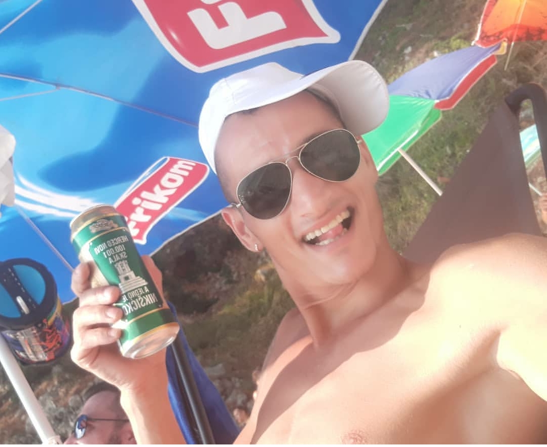 VIDEO i FOTO: Ovo je MOMENAT u kom je nasilnik Goran Kaluđerović brutalno napao Milicu Minić