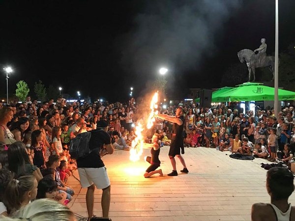 Drugi dan Festivala uličnih svirača u Nikšiću