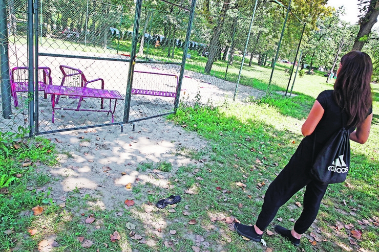 Užas na Adi Ciganliji: Igor i Anđela došli na odbojku, pa ih napali i isekli satarom i sjekirom?