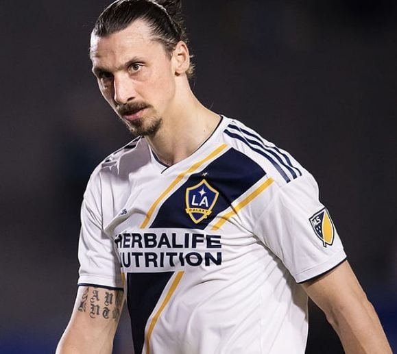 Zlatan Ibrahimović stilom RUŠI Dejvida Bekama?
