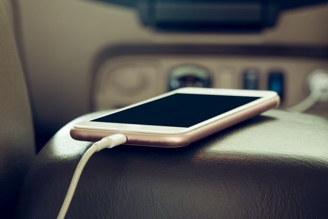 EU uvodi isti punjač za mobilne telefone?