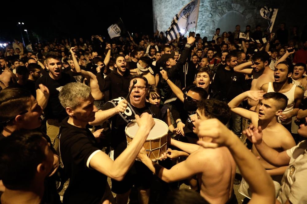 VIDEO – Haos u Solunu: Navijači PAOK-a tukli pristalice Spartaka iz Moskve, pa napali ruske novinare