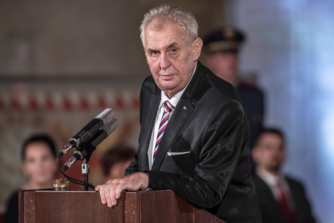 Zeman žali što češki novinari nijesu istrijebljeni kao ptica dodo