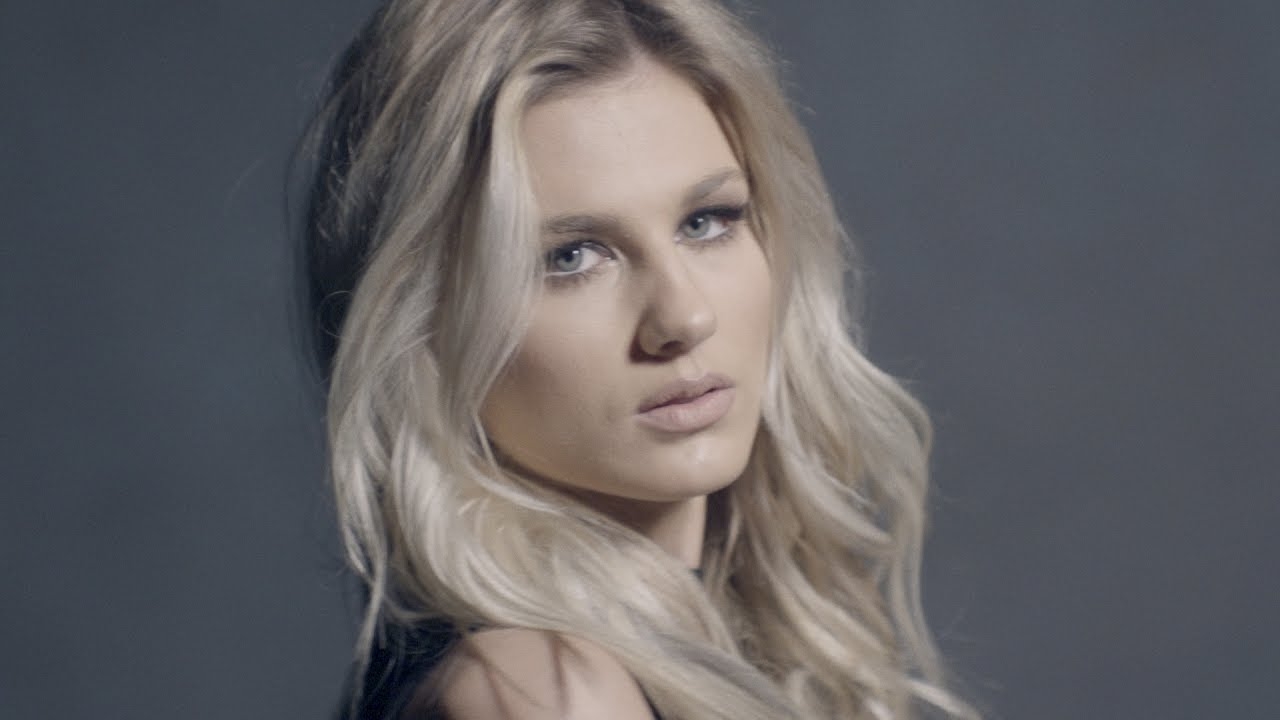 Nova crnogorska snajka: Pjevačica Nevena Božović se udaje za pilota iz Budve