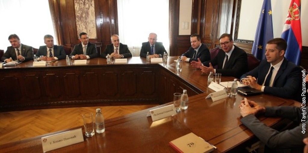 Mandić nije pošao kod Vučića, ali Knežević jeste: Režim zatire srpski identitet, pritiska Srpsku crkvu