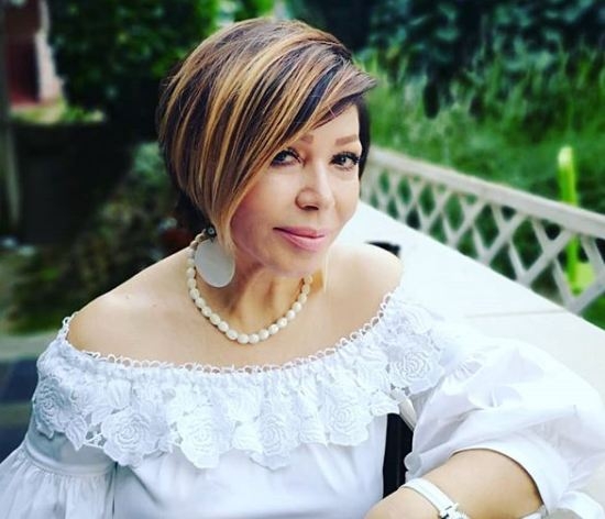 Neda Ukraden proslavila 68. rođendan u bikiniju: “Otvorite šampanjac nek’ boli dušmane”