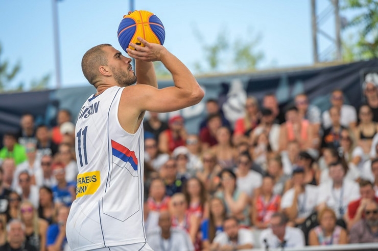 VIDEO – GDJE JE LOPTA?! Kad Bulut magično asistira, FIBA o tome obavesti cio svijet