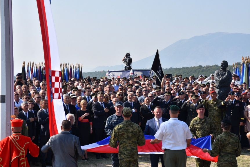 Hrvatska slavi Oluju: Mi nijesmo počeli rat, nego smo se branili, Kolinda uporedila vojnike s fudbalerima