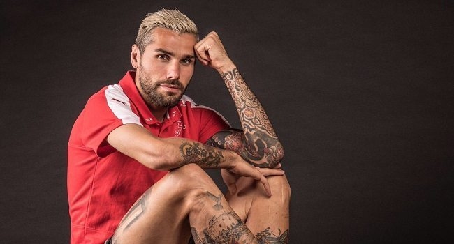 Raskol među Švajcarcima zbog “albanskog orla”: Behrami izbačen iz reprezentacije, oprostio se “umrlicom”!