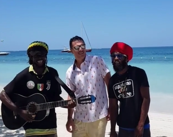 VIDEO – Andrija kao Bob Marli: Glumac zapjevao sa Jamajčanima, fanovi oduševljeni