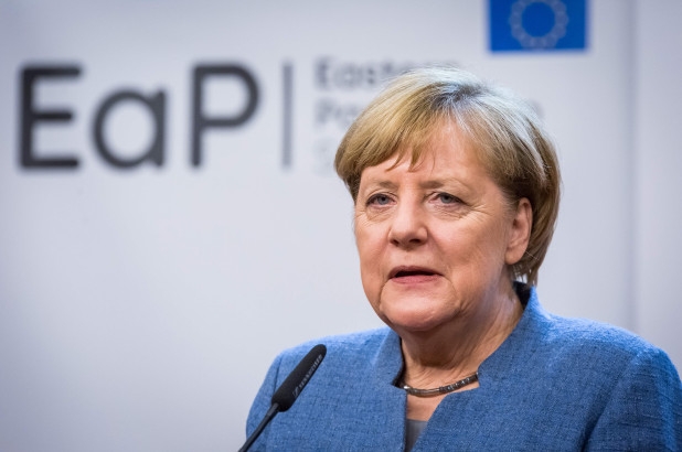 Merkel: Živa sam i zdrava i ne namjeravam da se povlačim