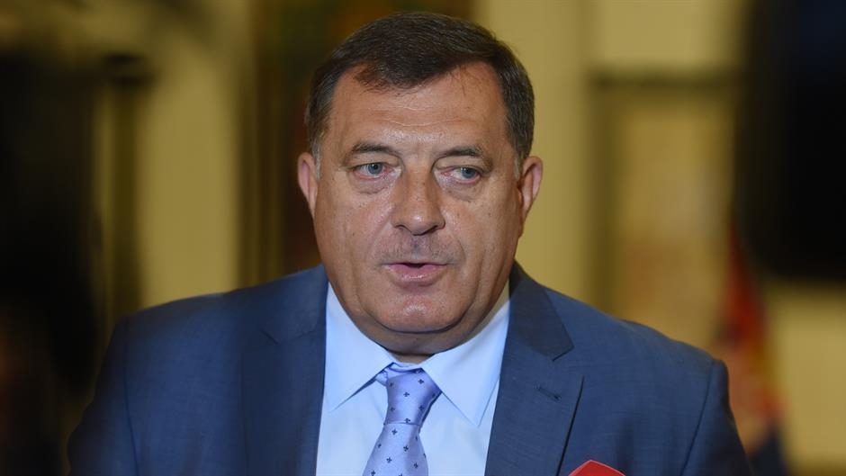 Dodik penzionerima javno nudi novac da glasaju za njega