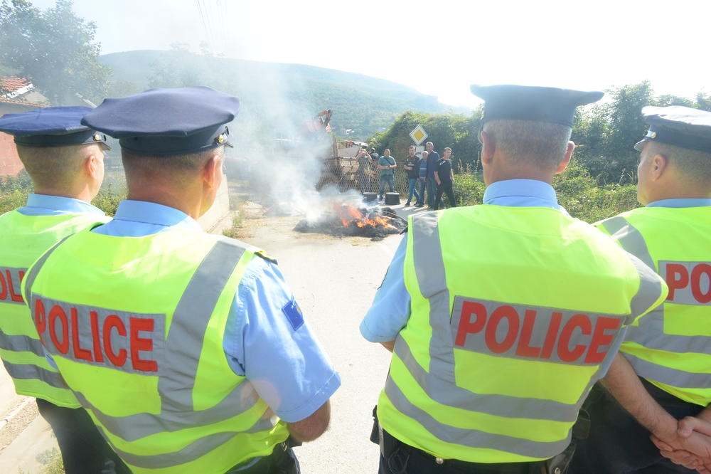 Albanci napali novinarke Dojče velea na Kosovu: “Na trenutak sam pomislila da se nećemo izvući”