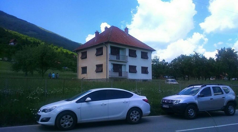 Završeno suđenje za svirepo ubistvo starice i prebijanje njenog muža u Plavu: Okrivljeni ponovili da nijesu krivi