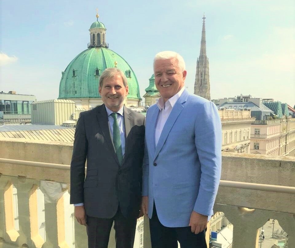 Marković se sastao sa Hanom: Nastavak sadržajnih kontakata na temu evropskih integracija Crne Gore