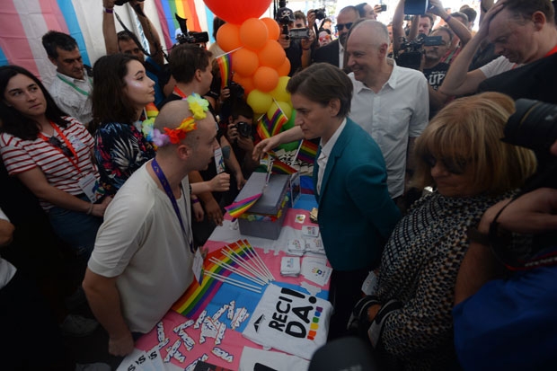 Završena šetnja ulicama Beograda: Na Paradi ponosa premijerka, ministri, gradonačelnik, ambasadori…