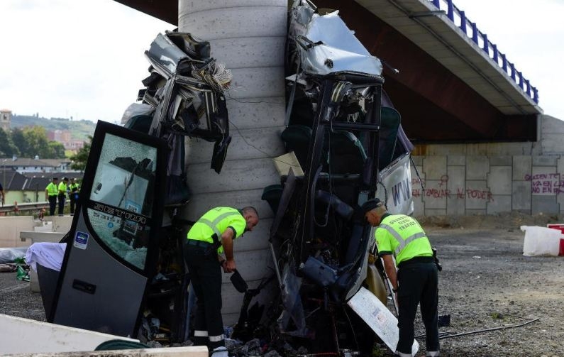 Stravična nesreća u Španiji: Autobus udario stub, stradalo pet osoba, a 16 povrijeđeno