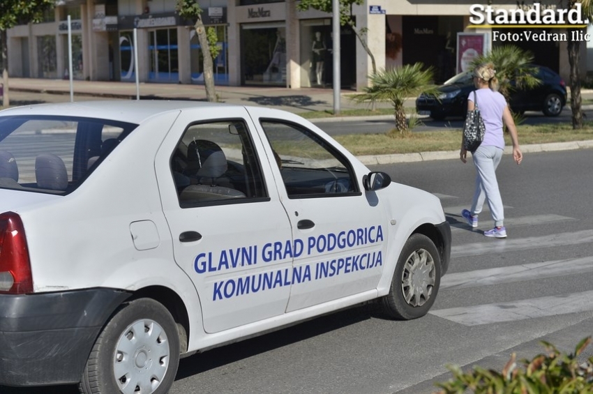 Komunalni policajac pušten da se brani sa slobode: Tužilaštvo i dalje bez odgovora hoće li službenik MUP-a odgovarati