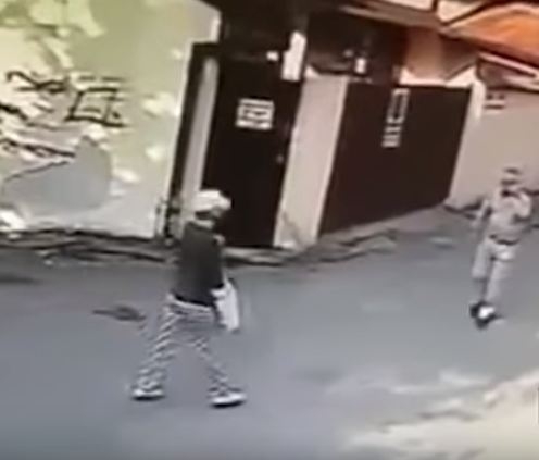 Uznemirujući video – Trenutak kada je penzionerka ubila investitora: Hladnokrvno ga je upucala, pa ga ovjerila još dva puta