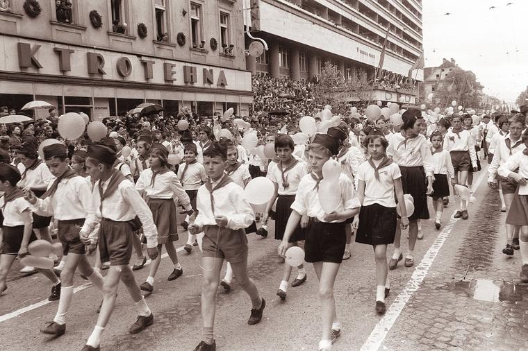 Zaklinjem se da neću pljuvati… Ovako je izgledala đačka zakletva iz 1914. godine! A danas…