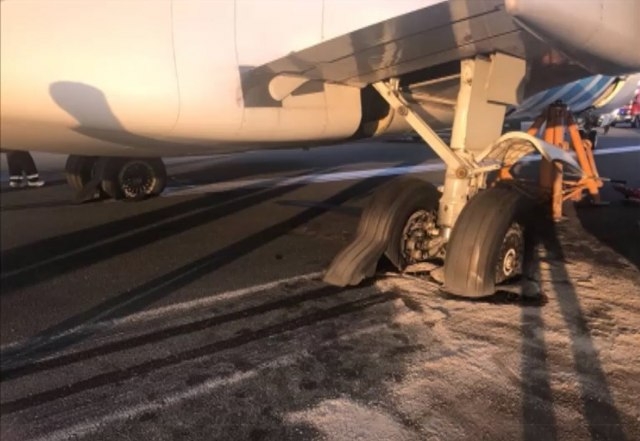 Blokiran aerodrom u Beogradu, egipatski avion pri slijetanju oštetio gume