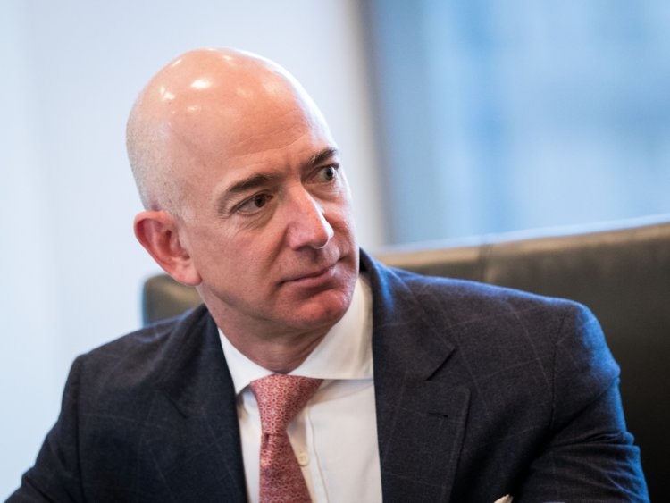 Bezos zarađuje 11 miliona na sat, njegovi radnici 12 dolara!