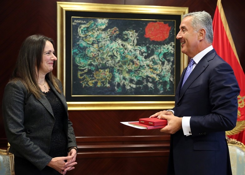 Đukanović uručio medalju čovjekoljublja Tatjani Vukićević