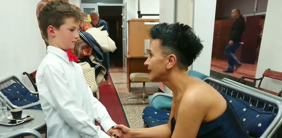 VIDEO – Samo njemu zapjevala: Dirljiv susret malog Nikšićanina i Amire Medunjanin