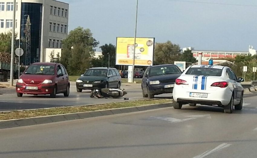 Saobraćajna nezgoda u Baru: Povrijeđen motociklista