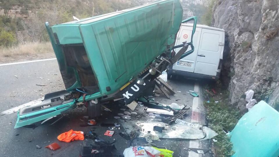 Lančani sudar u Platijama: Stradao Beograđanin, dvoje ljudi povrijeđeno