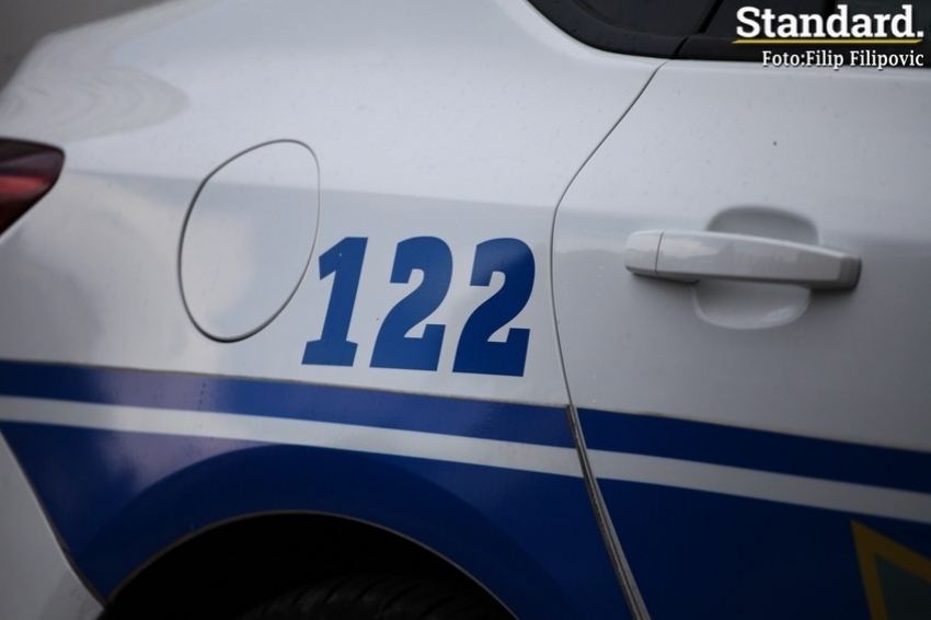 Policajac iz Ulcinja mijenjao tablice na luksuznom BMW-u
